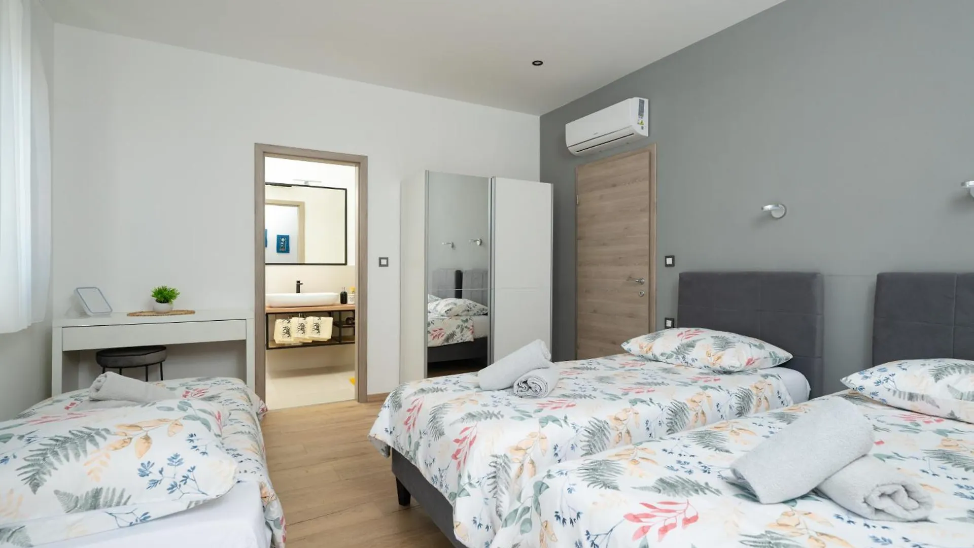 Villa Posidonia Near Pula With Sea View And Surrounded By Olive Trees Krnica